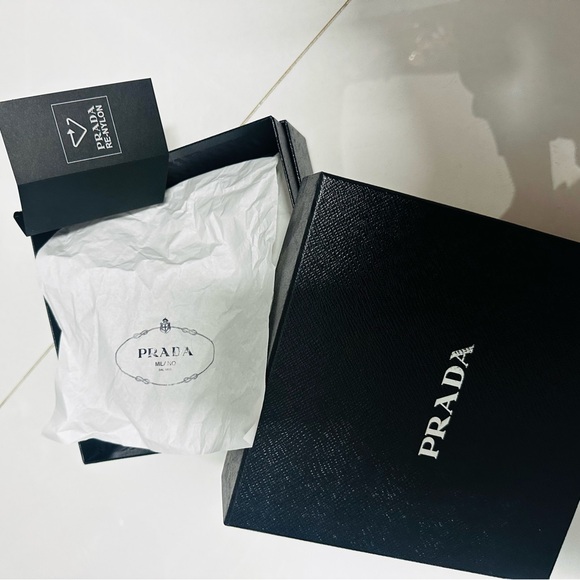 *worn once AUTHENTIC* Prada headband - Picture 5 of 6